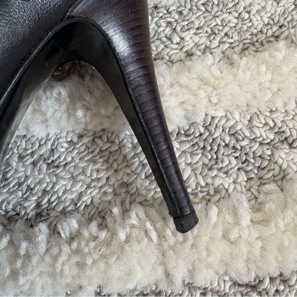 Hugo Boss stilettos - Picture 7 of 9